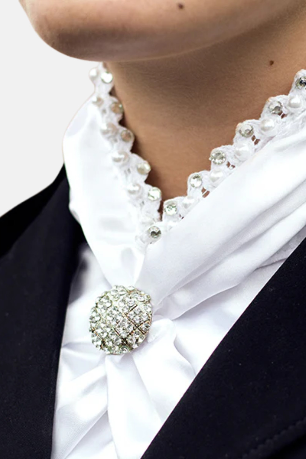 PLASTRÓN QUEEN WHITE PERFECTION EQUESTRIAN STOCKHOLM