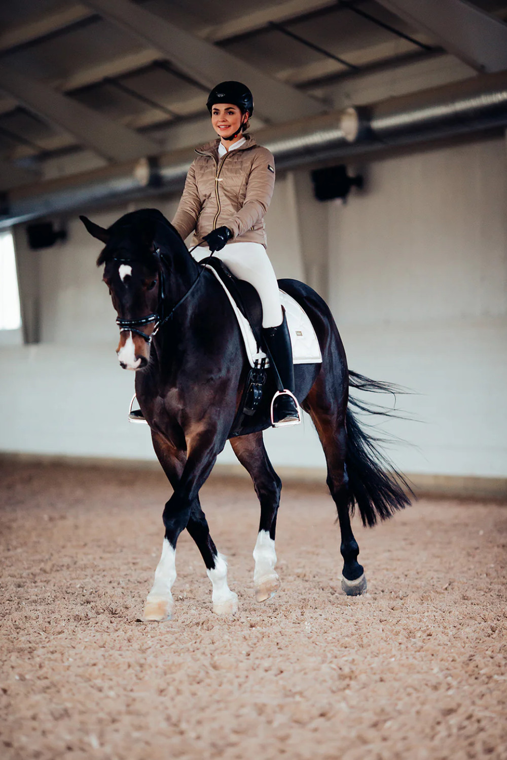 MANTILLA WHITE PERFECTION GOLD EQUESTRIAN STOCKHOLM