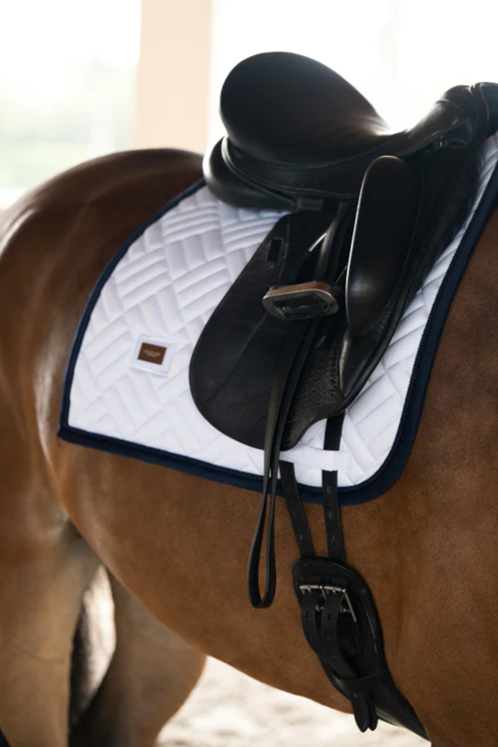 Mantilla Modern White Navy Equestrian Stockholm