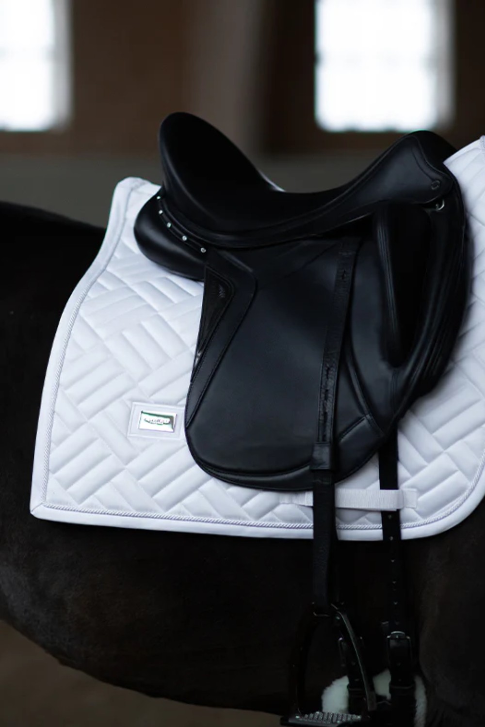 MANTILLA MODERN WHITE PERFECTION SILVER EQUESTRIAN STOCKHOLM