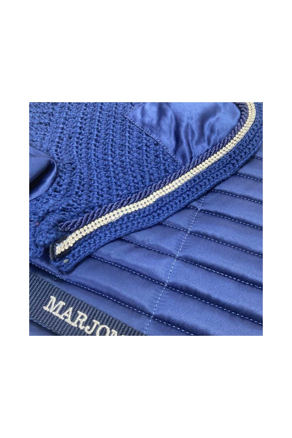 Juego de mantilla con brillantes + orejeras + vendas