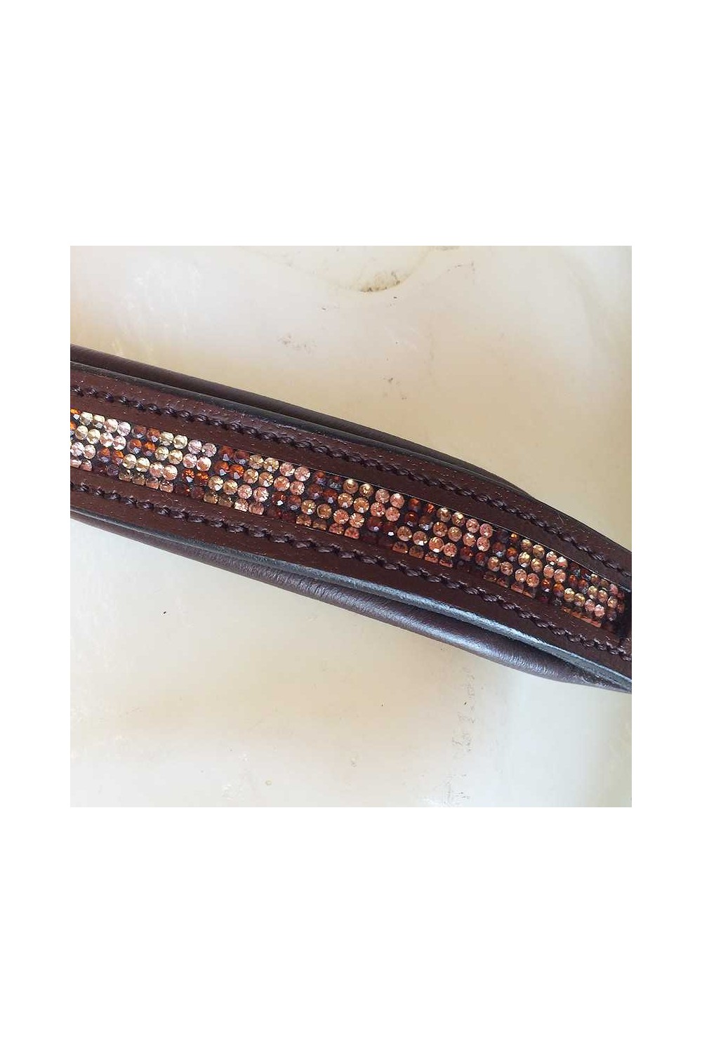 CABEZADA CON FRONTALERA DE PIEDRAS