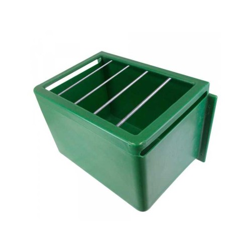 Comedero para heno + rejilla galvanizada