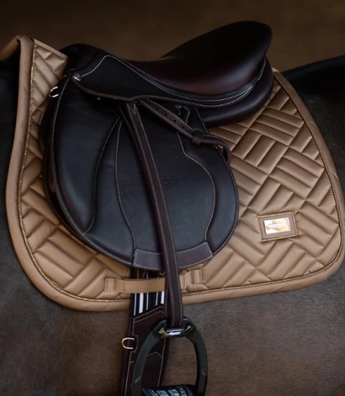 MANTILLA MODERN CHAMPAGNE EQUESTRIAN STOCKHOLM 2