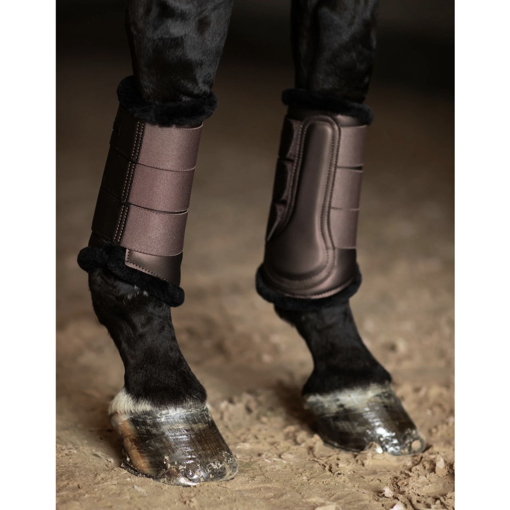 PROTECTORES BORREGO MOCHA EQUESTRIAN STOCKHOLM