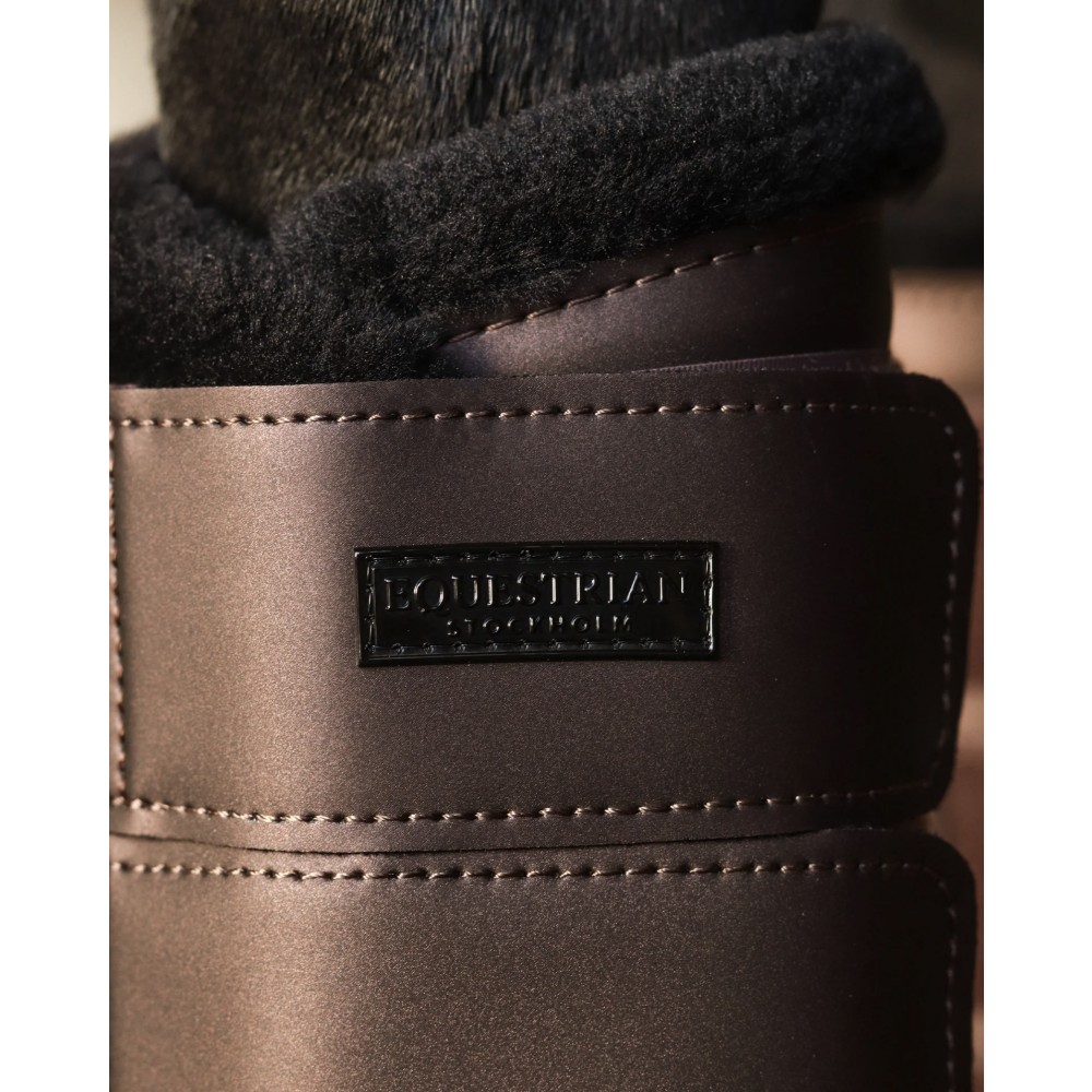 PROTECTORES BORREGO MOCHA EQUESTRIAN STOCKHOLM