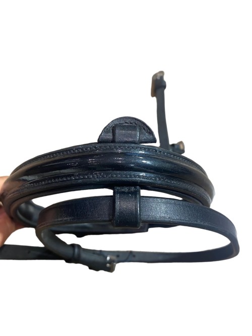 MUSEROLA FINA DE CHAROL NEGRA EPONIA