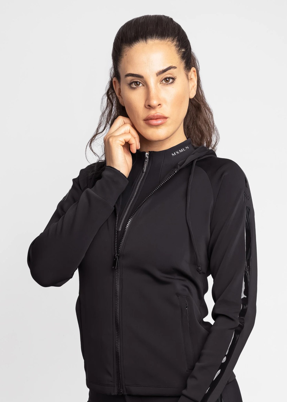 SUDADERA REFLECTION NEGRA CON CREMALLERA MAXIMILIAN