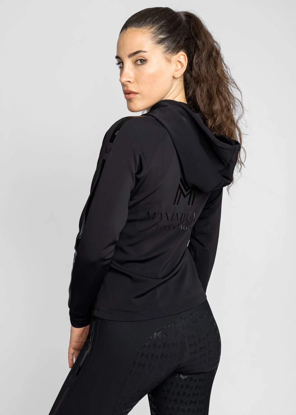 SUDADERA REFLECTION NEGRA CON CREMALLERA MAXIMILIAN