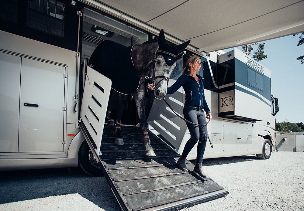 OREJERAS PADDED BLACK SILVER EQUESTRIAN STOCKHOLM